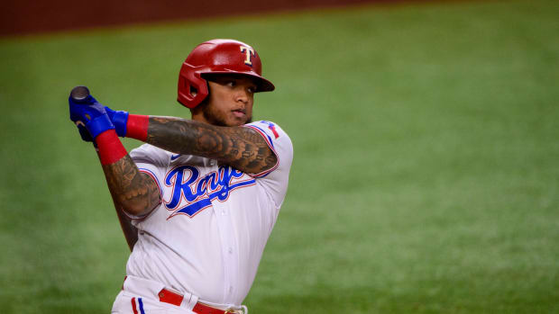 Rangers DH Willie Calhoun takes a swing. (2022)
